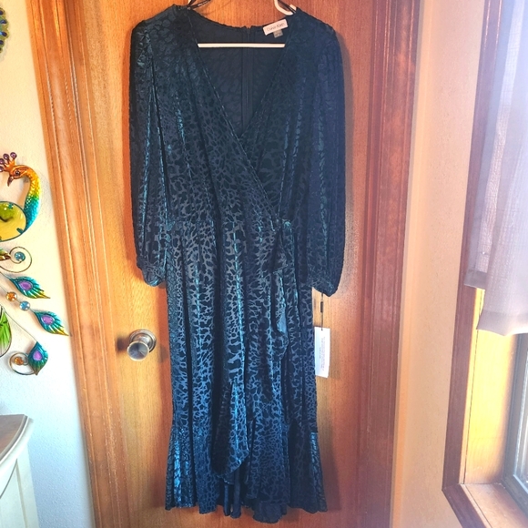Calvin Klein Green Velvet Leopard Print Dress Size 8 - Picture 5 of 12